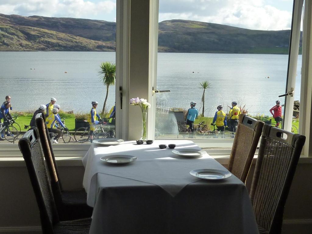 The Royal An Lochan Hotel Tighnabruaich Exterior photo